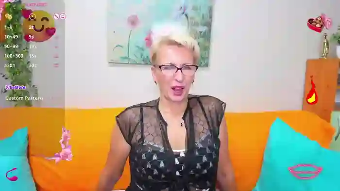 2025/10/22/stripchat-iamyourdream89-14-08-59
