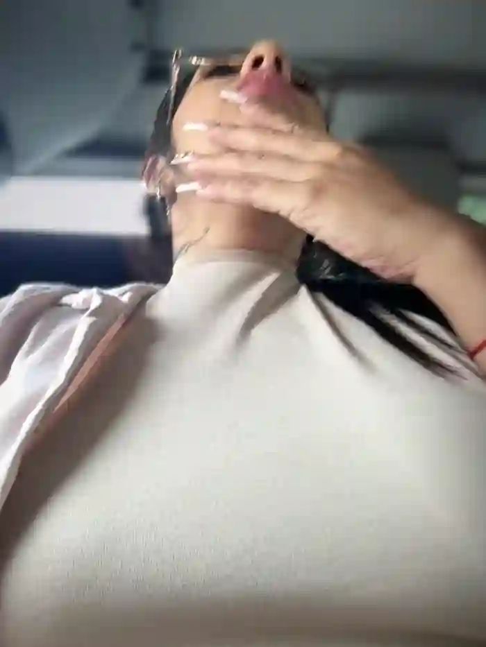 2025/10/23/stripchat-__iris__-15-32-09