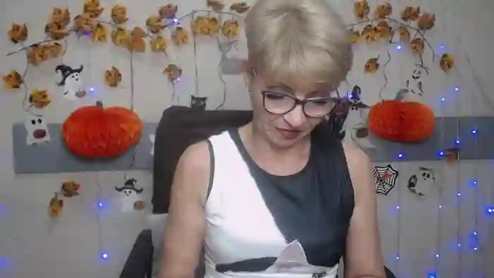 2025/10/26/stripchat-ellabonito-13-51-45