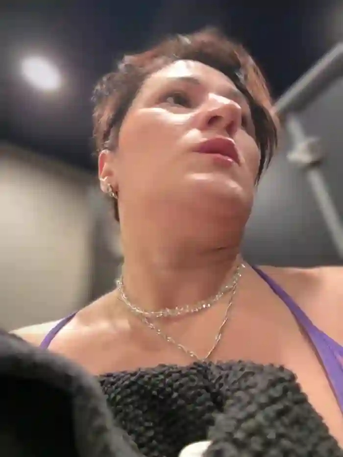 2025/10/26/stripchat-zhenjapoledance-07-49-04
