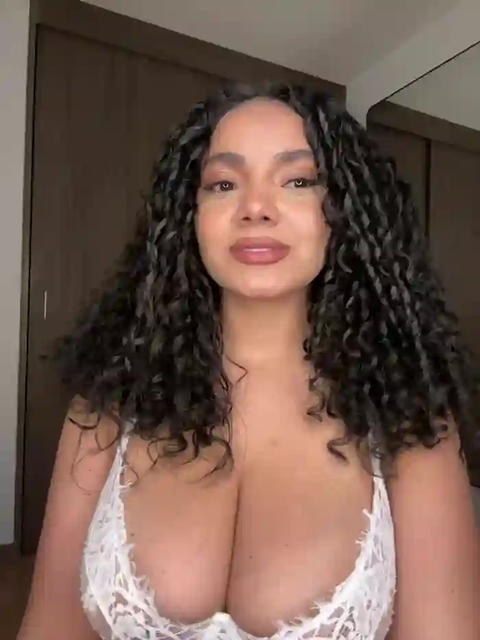 2025/10/31/stripchat-curlyierr-01-34-13