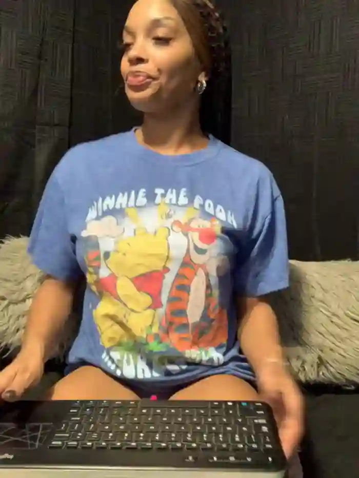 2025/10/31/stripchat-rakiyahcharms-03-26-49