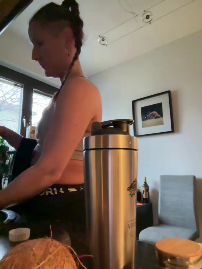 SwingWingWomanSweden