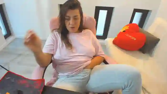 2025/12/12/stripchat-dyana_kaylinn-06-36-34